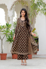 The Khurtis Shop Women Ethnic Printed Straight Kurta with Trousers & Dupatta Set | Beige & Brown Cotton Blend Kurta Set for Women