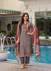 The Khurtis Shop Women Maroon & Grey Geometric Printed Straight Kurta with Trousers & Dupatta Set | Cotton Blend Kurta Set for Women
