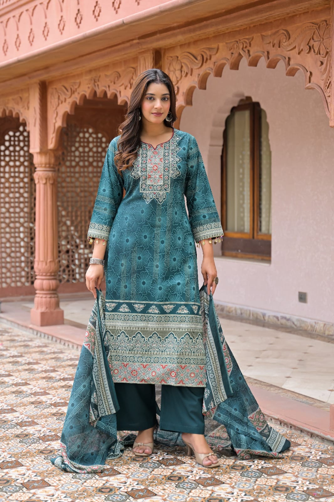 Chic floral and geometric printed straight-fit kurti pant dupatta set for modern women.