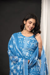 Latest ethnic outfit floral print straight kurti and trouser set.   
